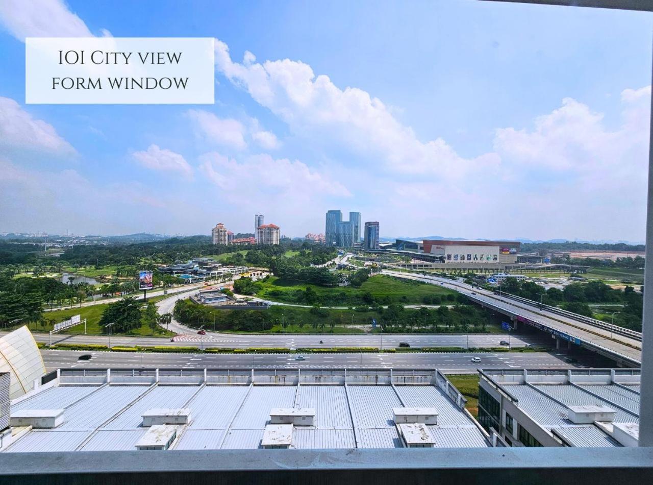 Conezion Near Ioi City Mall, Maeps Serdang, Putrajaya By Cloud Host Værelse billede