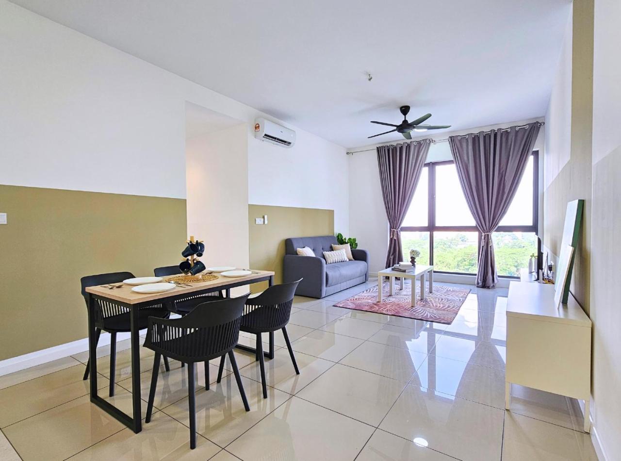 Conezion Near Ioi City Mall, Maeps Serdang, Putrajaya By Cloud Host Værelse billede