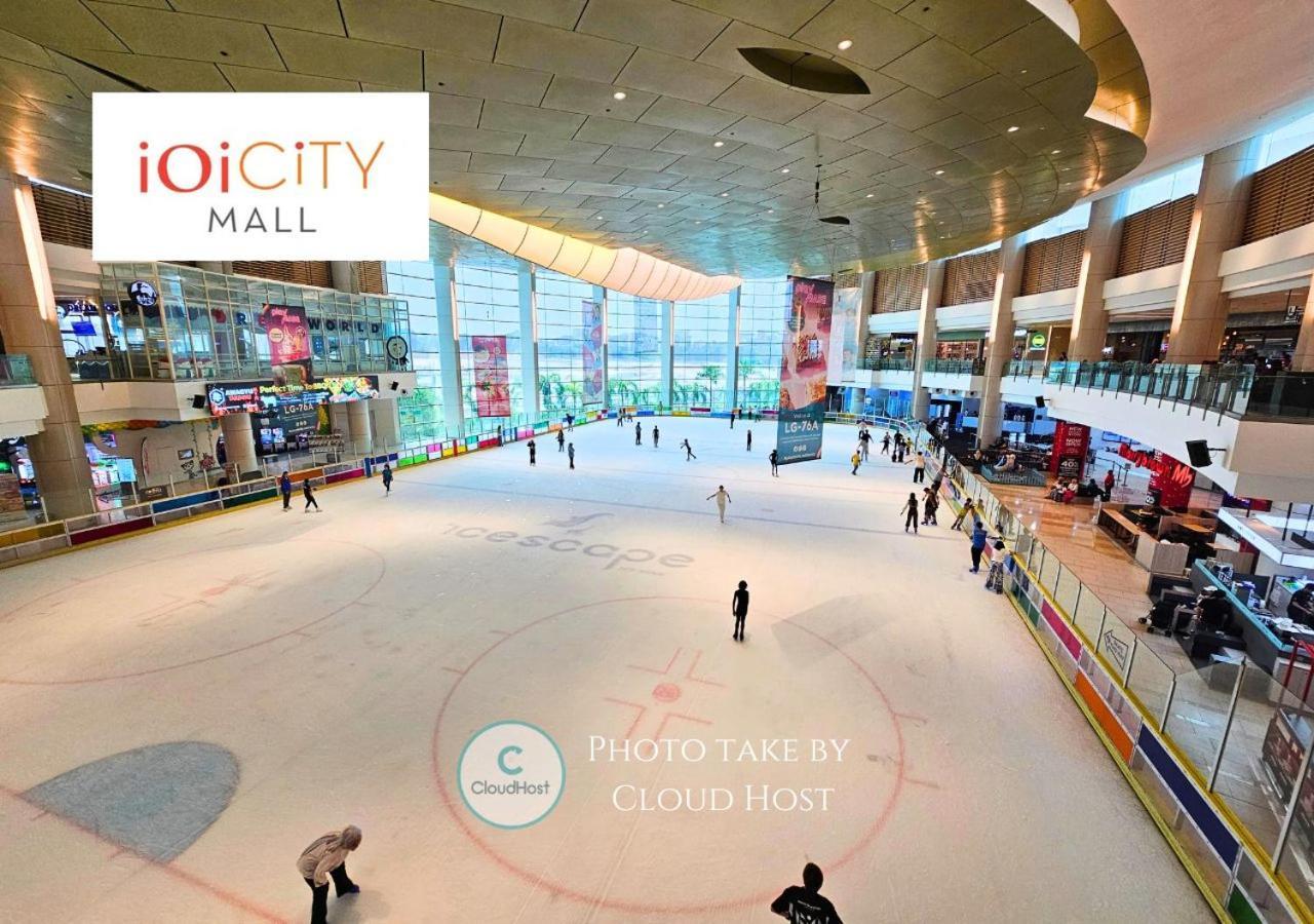 Conezion Near Ioi City Mall, Maeps Serdang, Putrajaya By Cloud Host Eksteriør billede