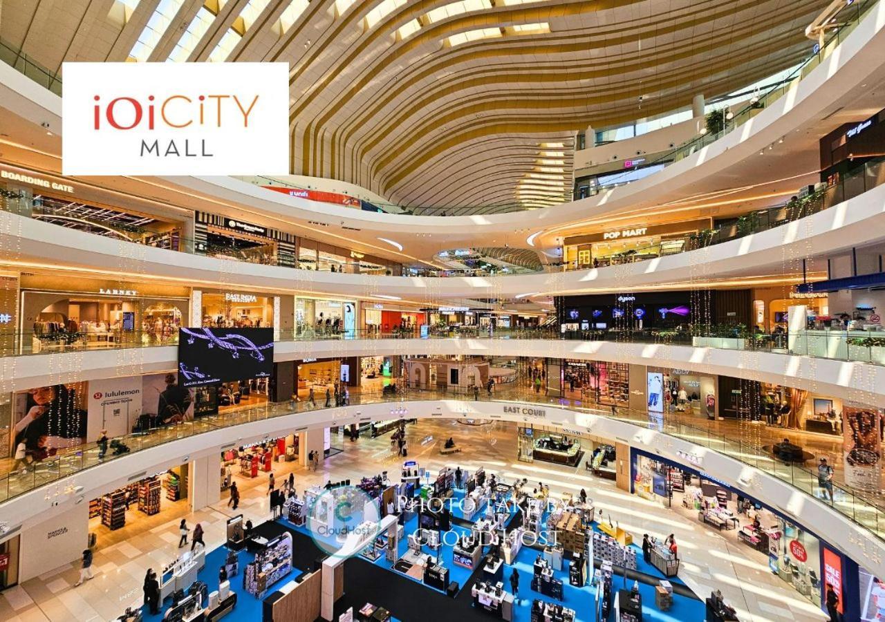 Conezion Near Ioi City Mall, Maeps Serdang, Putrajaya By Cloud Host Eksteriør billede